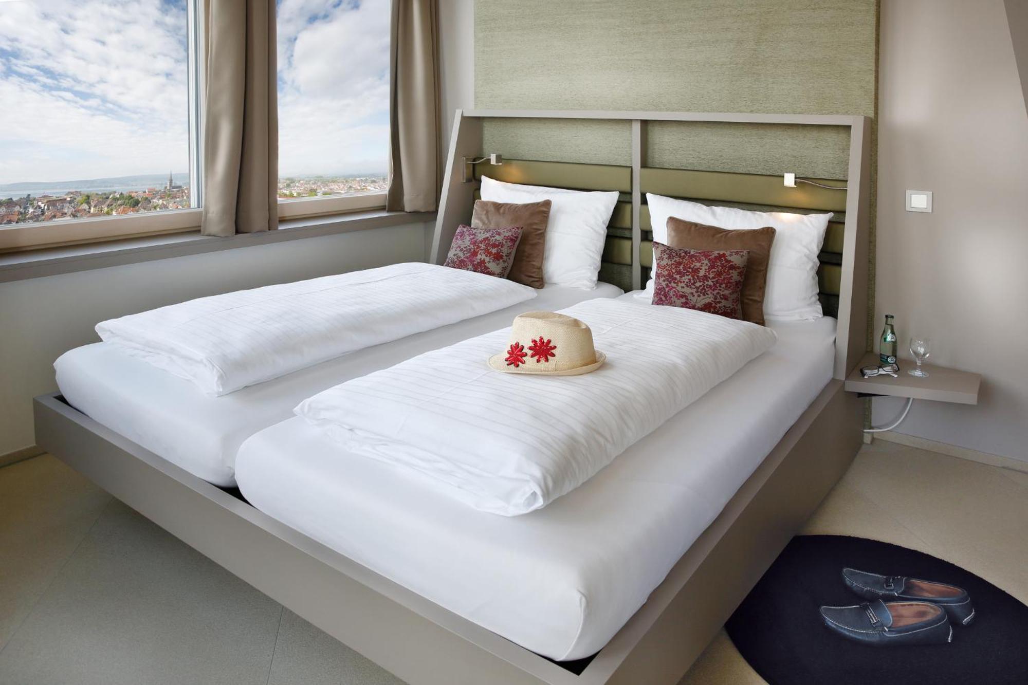 Aquaturm Hotel & Energie رادولفزيل ام بوندنز المظهر الخارجي الصورة